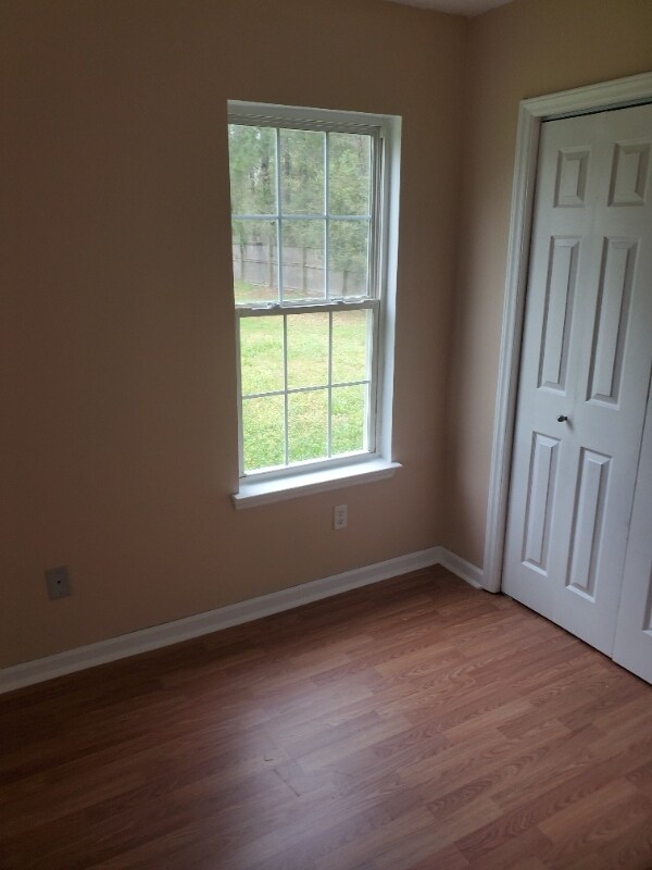 Building Photo - 8100 Webster Ct NE
