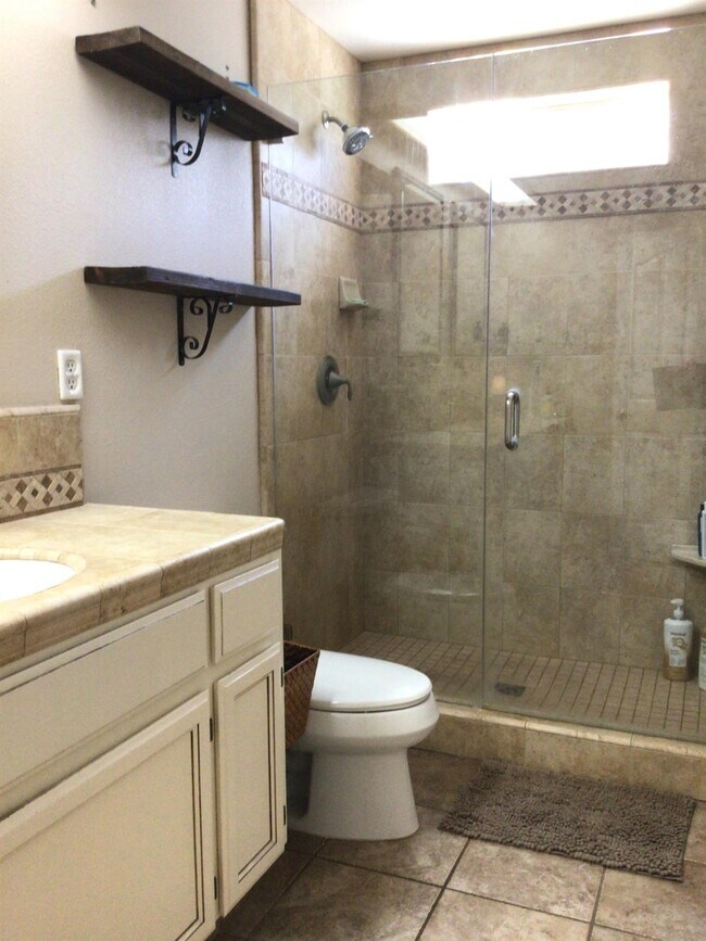 Building Photo - 1555 Morgan Dr