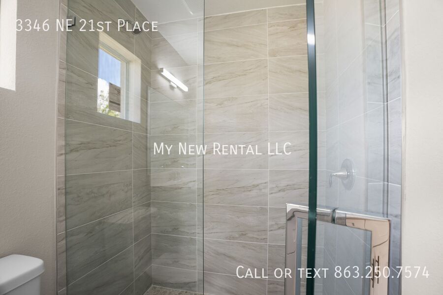 Building Photo - 3346 NE 21st Pl