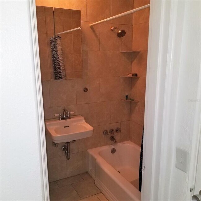 Building Photo - 7050 Sunset Way