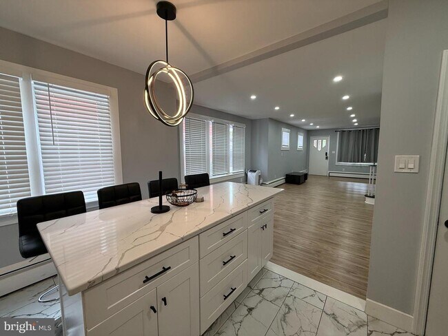 Building Photo - 129 Clearfield Ave