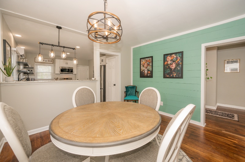 Building Photo - 611 W Houston St