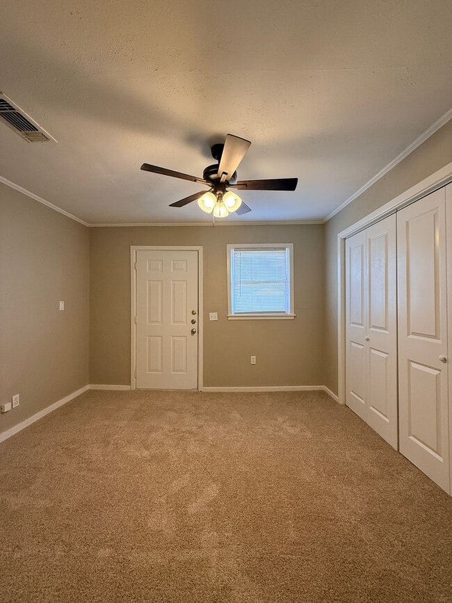 Building Photo - 2500 Taylor St