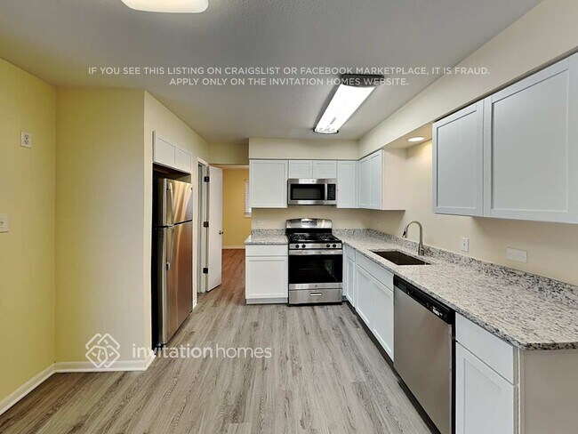 Building Photo - 716 Cambridge Ave