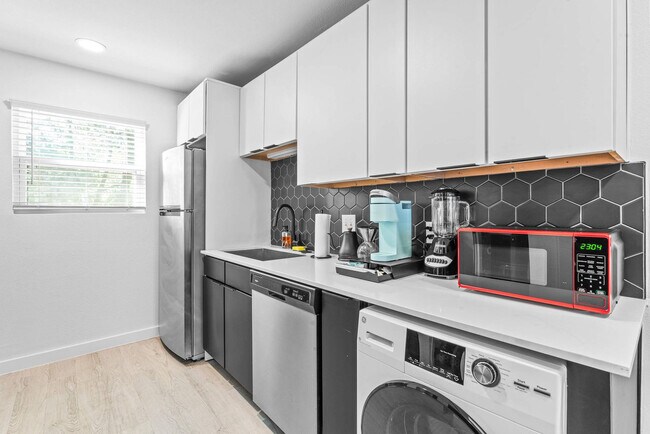 Building Photo - 513 Pecan Grove Rd