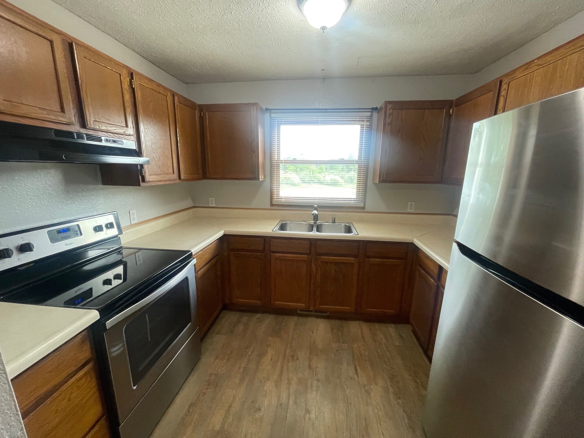 Building Photo - 1787 Apartment Dr