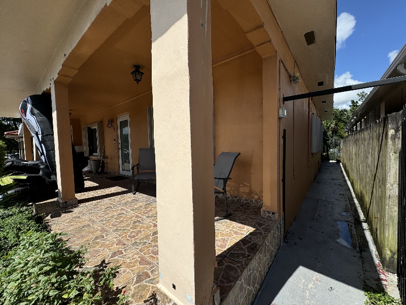 Building Photo - 117 E 18th St