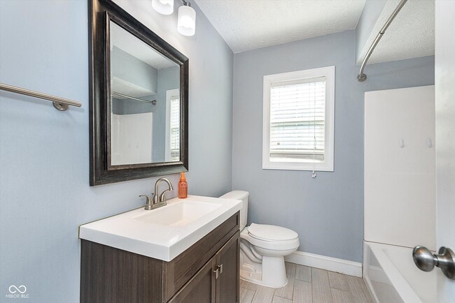 Building Photo - 1414 E 46th St