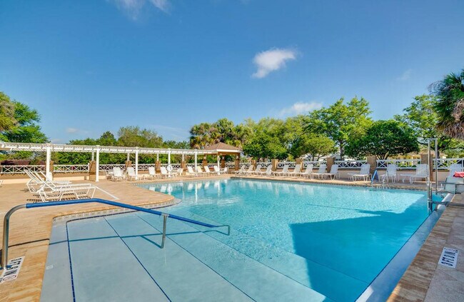 Building Photo - 684 Winifred Way