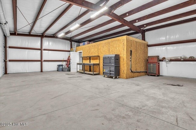 Building Photo - 7071 Old Oak Rd NW