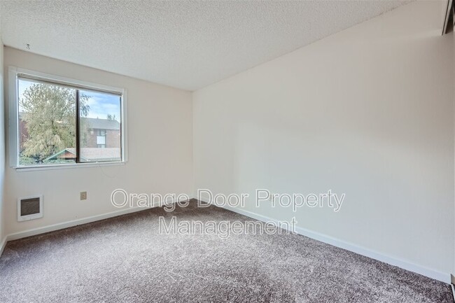 Building Photo - 7307 N Skyview PlaceAPT G202