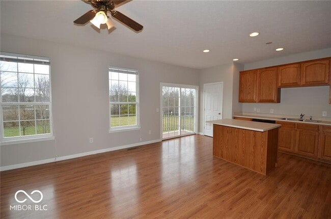 Building Photo - 11896 Esty Way