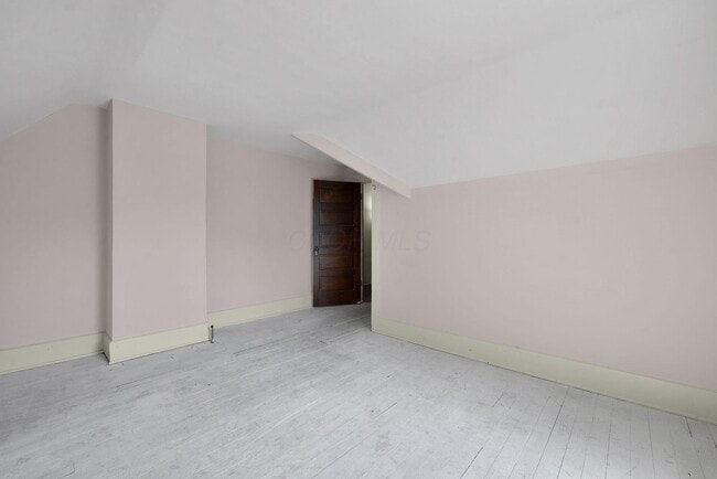 Building Photo - 84 N Monroe Ave