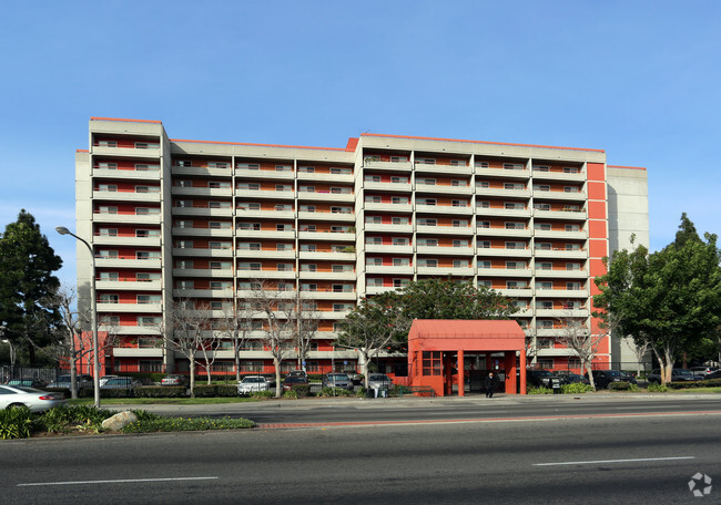 Building Photo - Flower Park Plaza Apartments