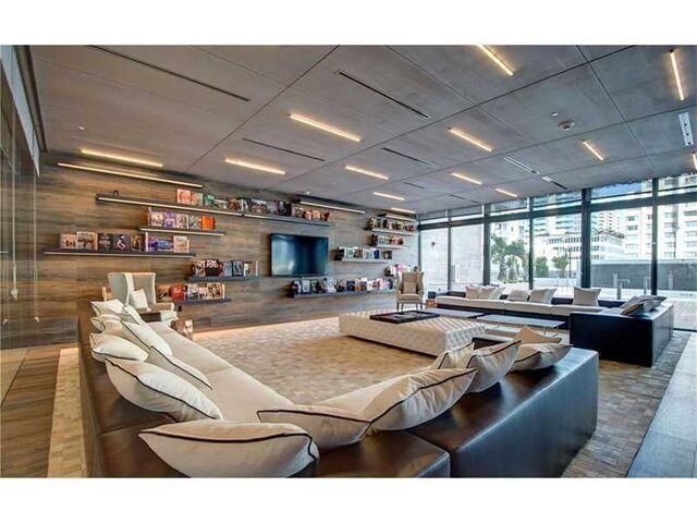 Building Photo - 1080 Brickell Ave