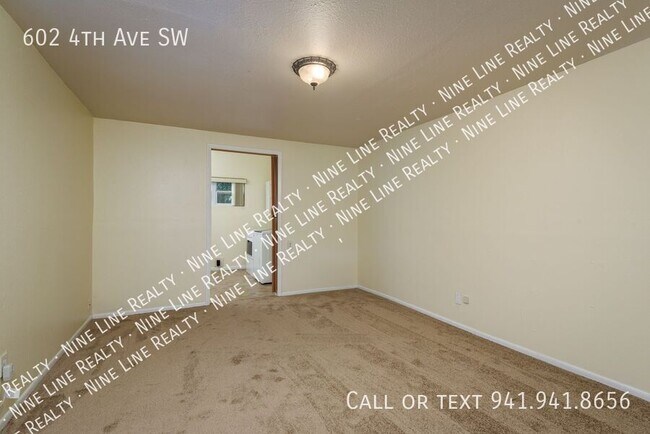 Building Photo - 602 4th Ave SW