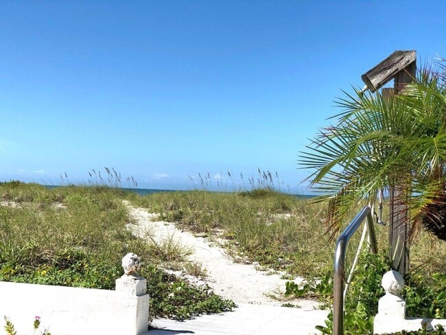 Building Photo - Gulf Front Complex in Sea Villas