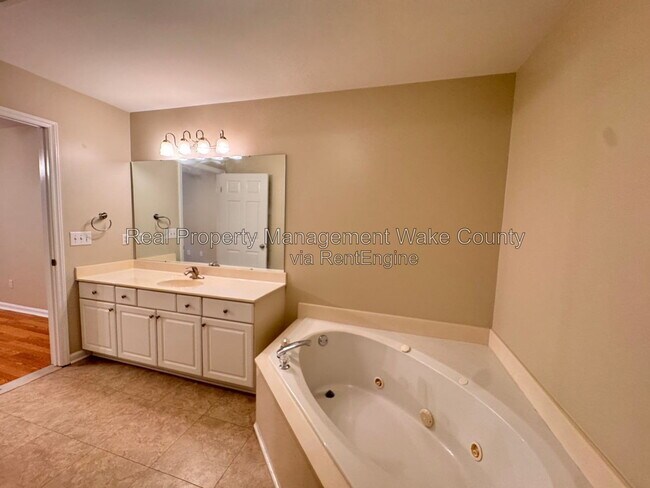 Building Photo - 3812 Wellington Ridge Loop