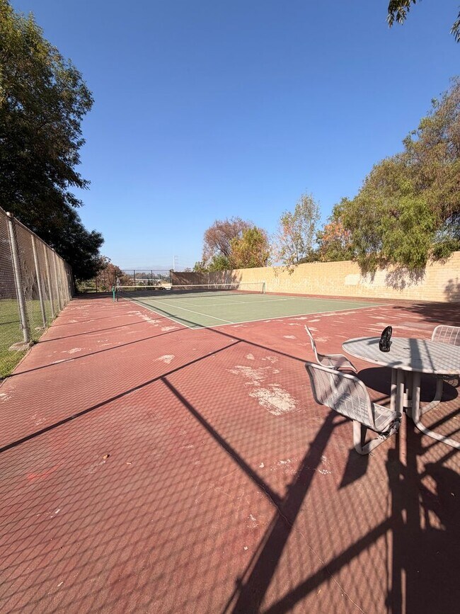 Building Photo - 2 Bed, 2 Bath Fullerton Condo For Rent w/ ...