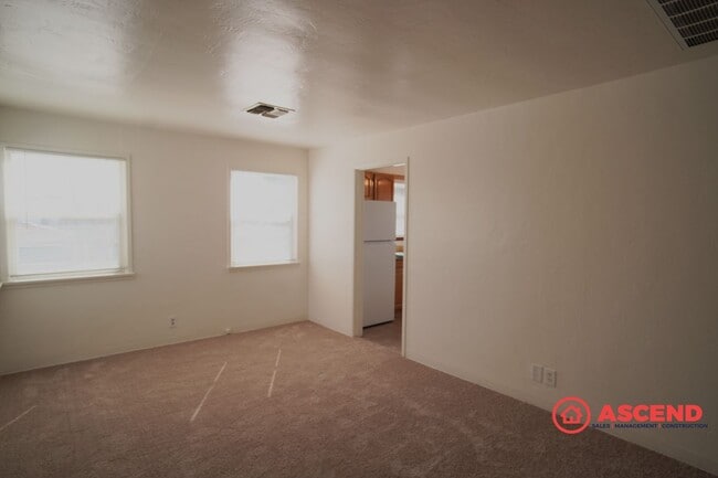 Building Photo - 2301 Olympic Dr