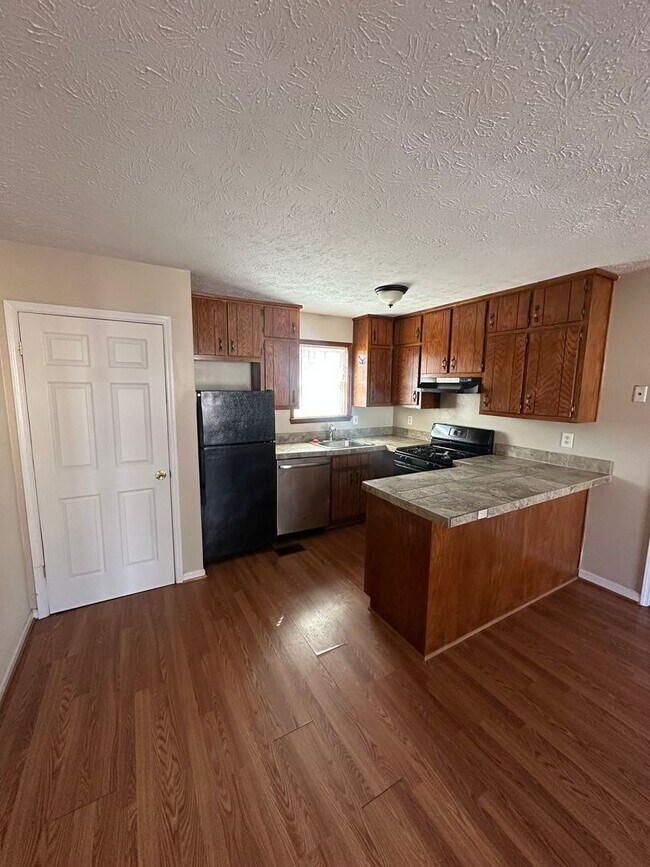 Building Photo - 2036 Laboon Cir