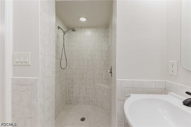 Building Photo - 1310 La Faunce Way