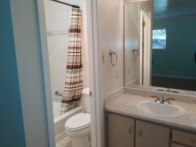 Building Photo - 1407 Plough St