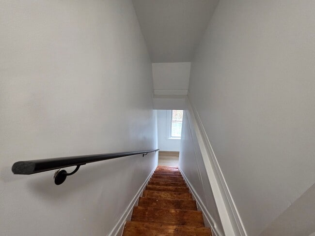 Building Photo - Fully Rehabbed 3 bedroom 2 bathroom house for rent!