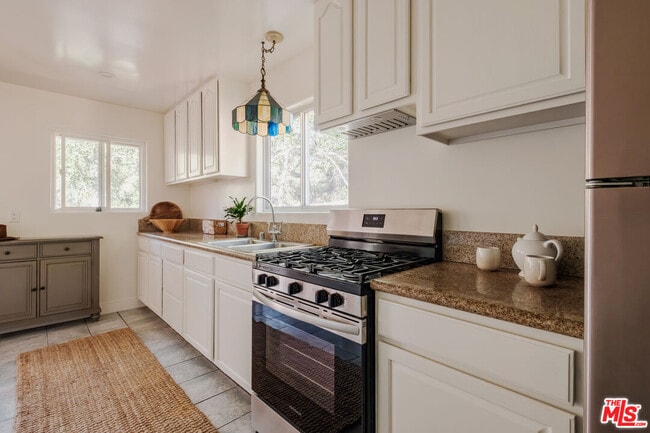 Building Photo - 800 N Topanga Canyon Blvd