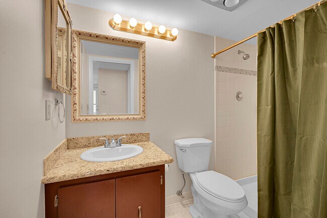 Building Photo - 2340 SW 22nd Ave