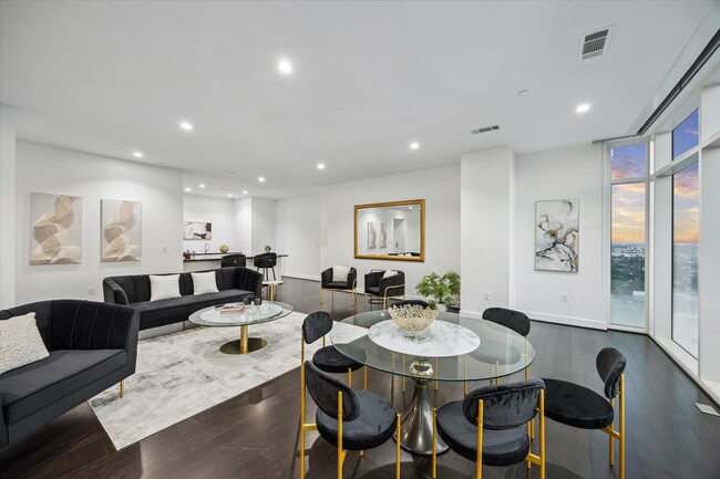 Building Photo - 4521 San Felipe St