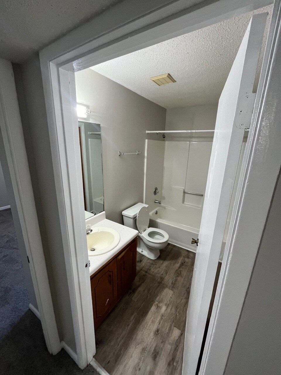 Building Photo - 300 Apache Dr