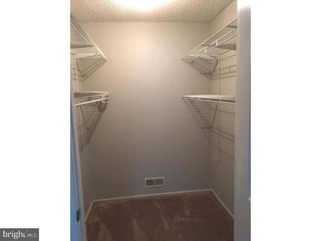 Building Photo - 14 Versailles Ct