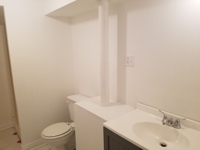 Building Photo - 5200 S Monitor Ave