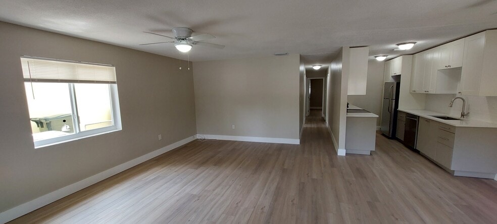 Building Photo - 904 Mandarin Is