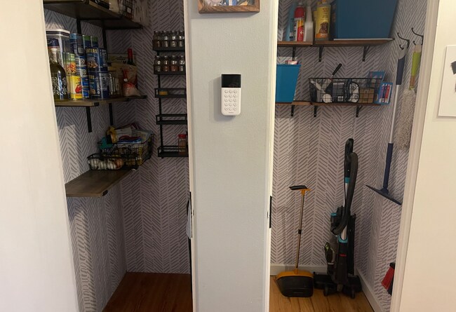 Building Photo - 1800 Taylor Ave N