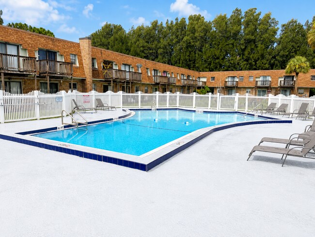 Building Photo - 1300 Arlington Ln NE