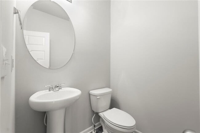 Building Photo - 3138 Cedar Crest Way