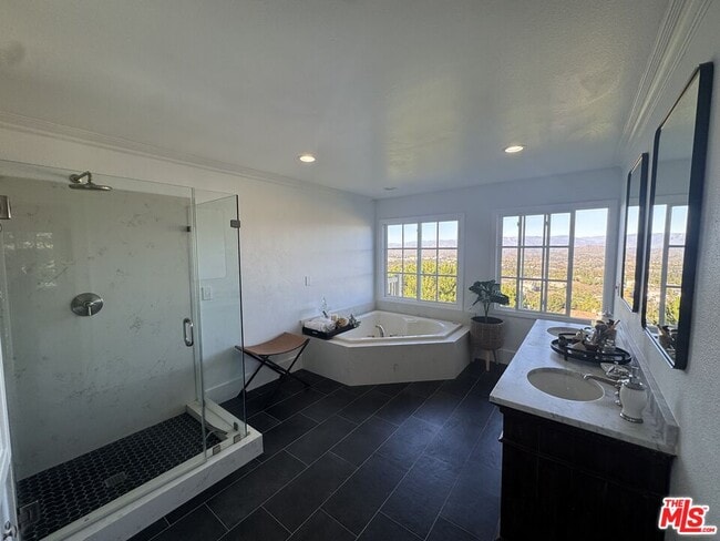 Building Photo - 456 S McKnight Rd