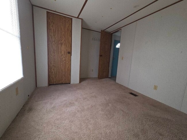 Building Photo - 614 Oakland Church Rd