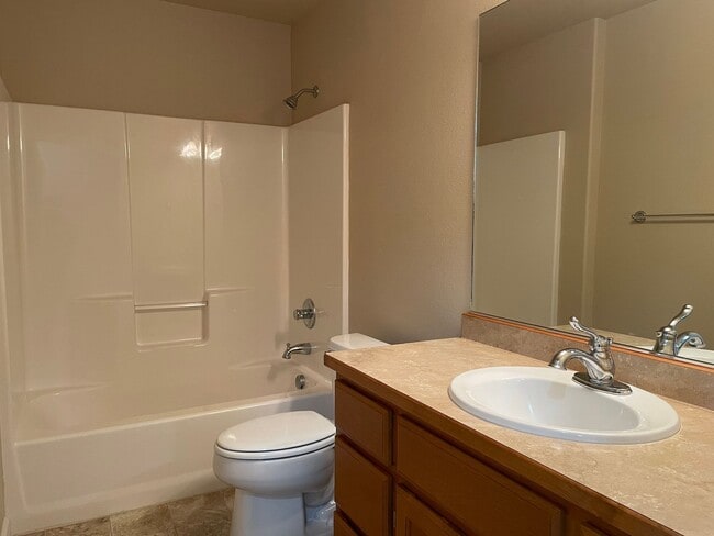 Building Photo - Very Nice 2 Bedroom 2 Bathroom Condo 55 Pl...