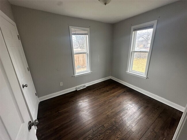 Building Photo - 62.5 Dickinson St