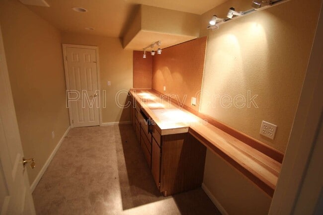Building Photo - 7489 Bur Oak Pl