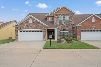 Building Photo - Beautiful 3BR/3BA Villa with Bonus Loft - Available NOW!