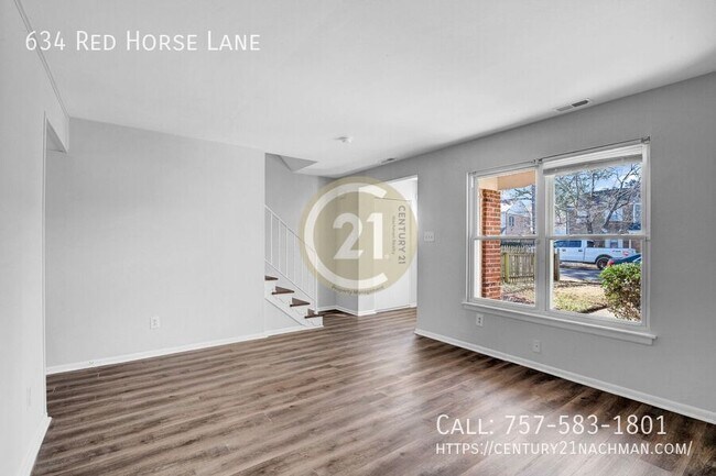 Building Photo - 634 Red Horse Ln