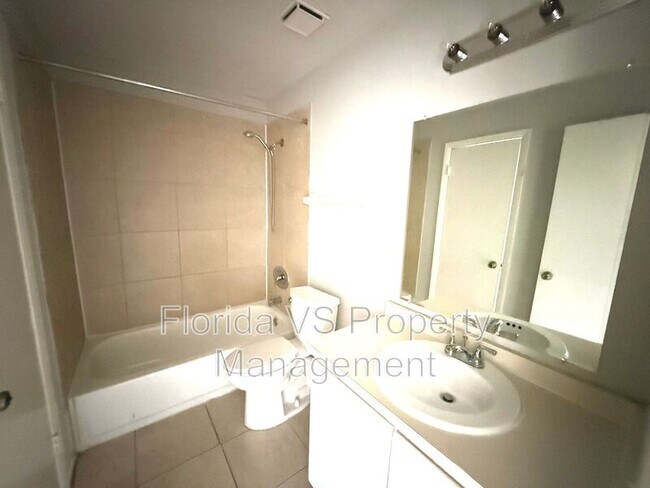 Building Photo - 206 Watts Ln