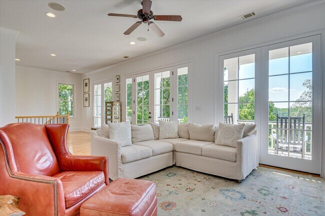 Building Photo - 501 John Fox's Run