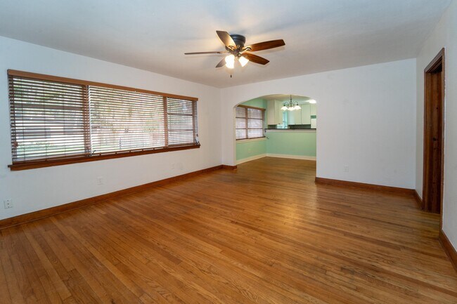 Building Photo - 64 Fullerwood Dr