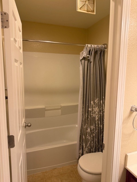 Building Photo - 4 bedroom 2.5 baths: formal living/dining