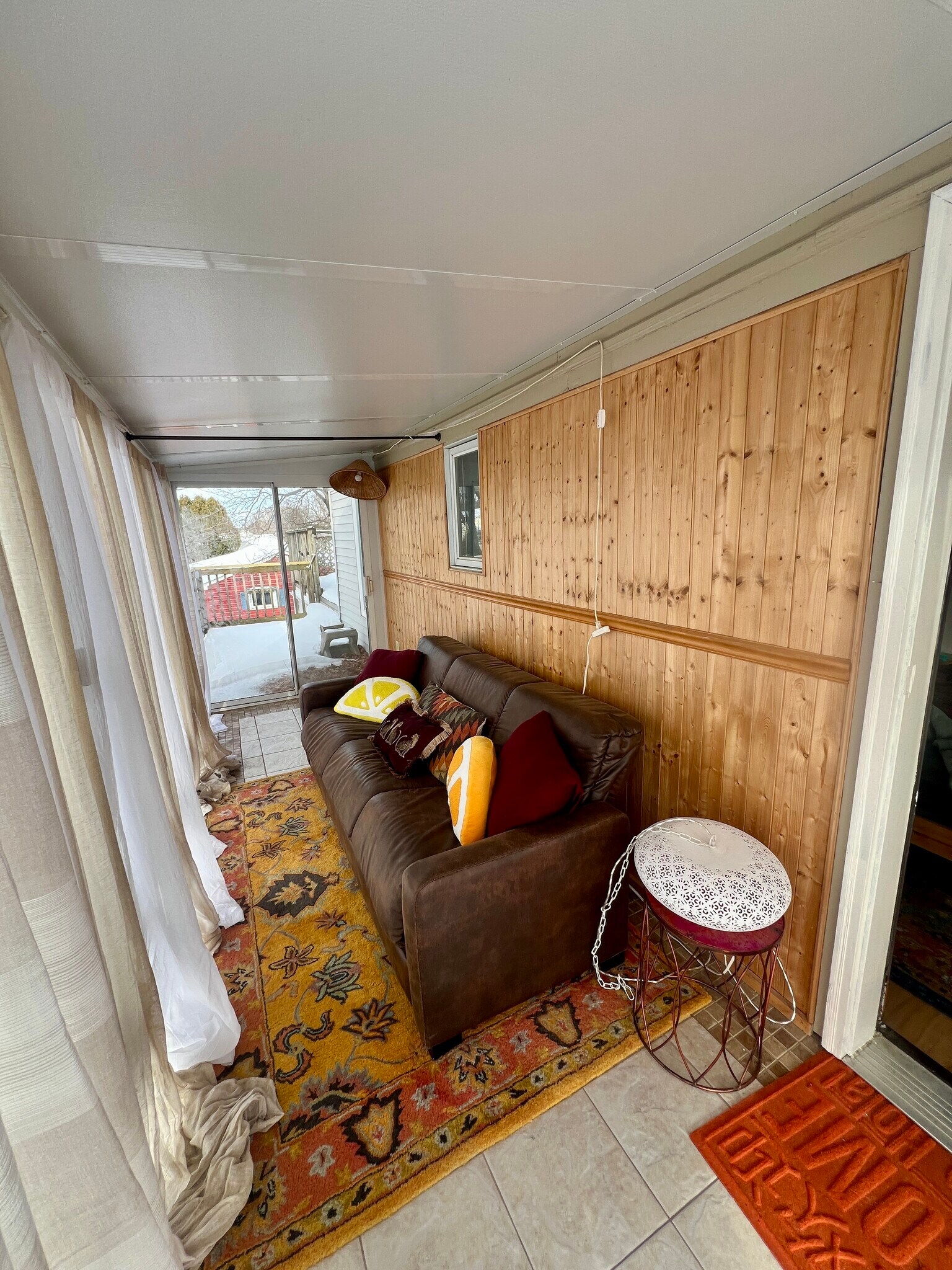 3-Season - that leads to wrap around deck - 39 Burling St